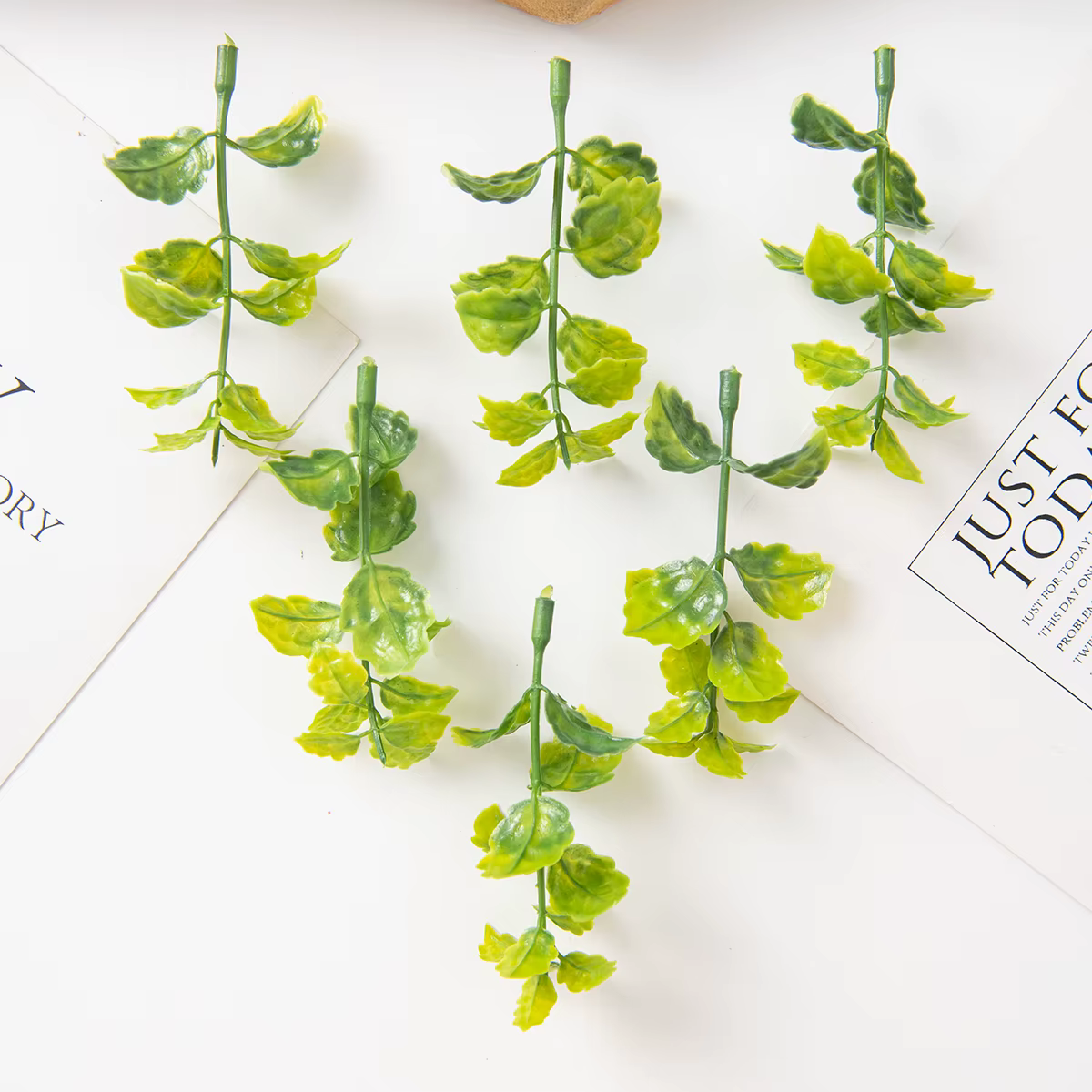 Feuilles de plantes artificielles