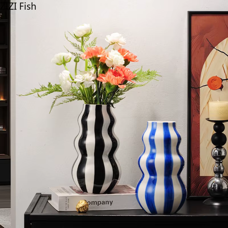 Vase en céramique créatif à rayures colorées