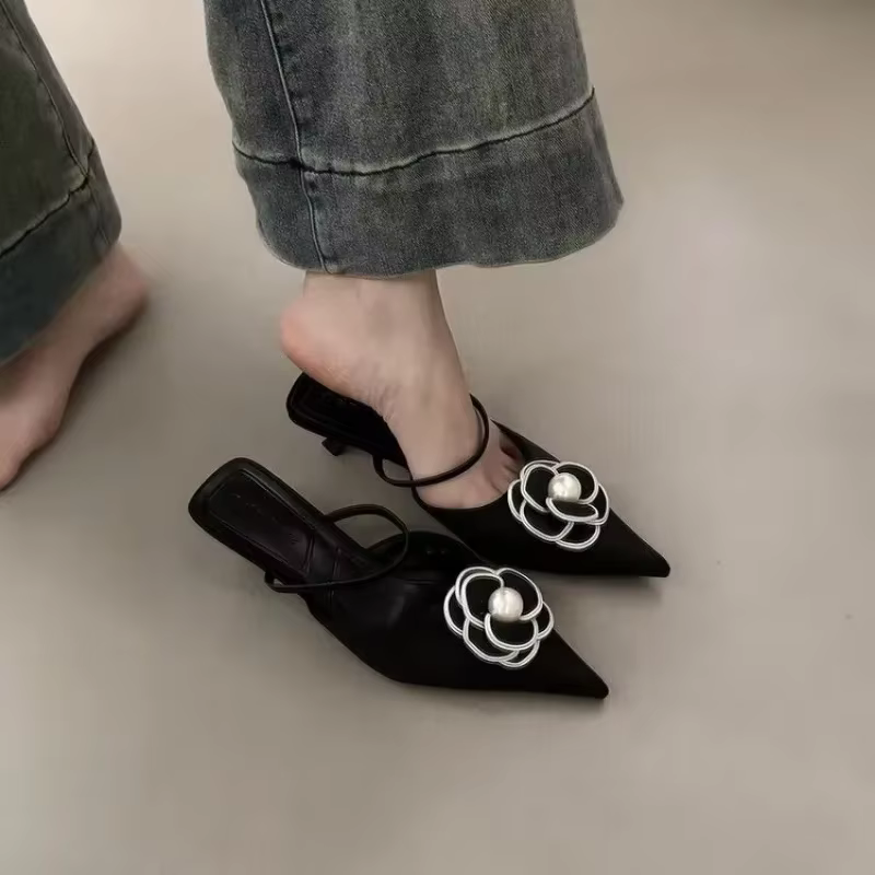 Fleur bout pointu talons hauts femmes sandales de créateur de luxe femme été élégant mode pompes femme fleur Mule pantoufles femmes