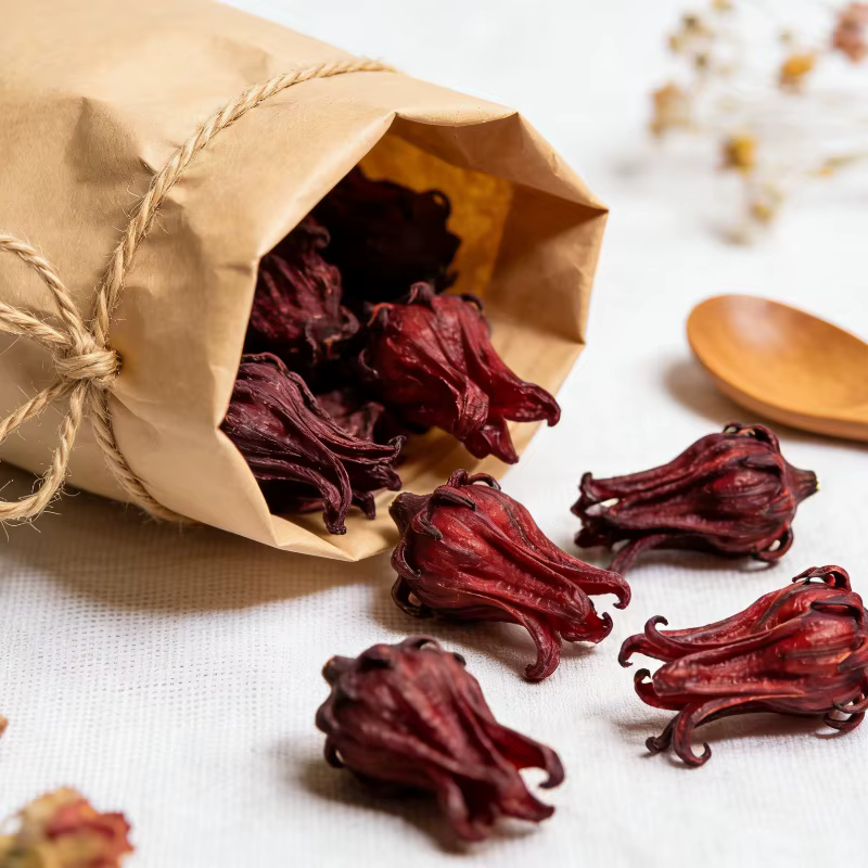 Fleurs séchées de rose et d'aubergine naturelles de haute qualité en vrac