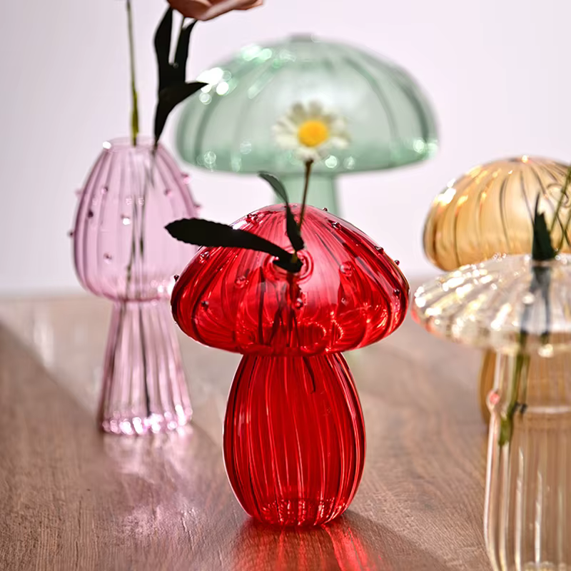 Vase en verre de champignon coloré