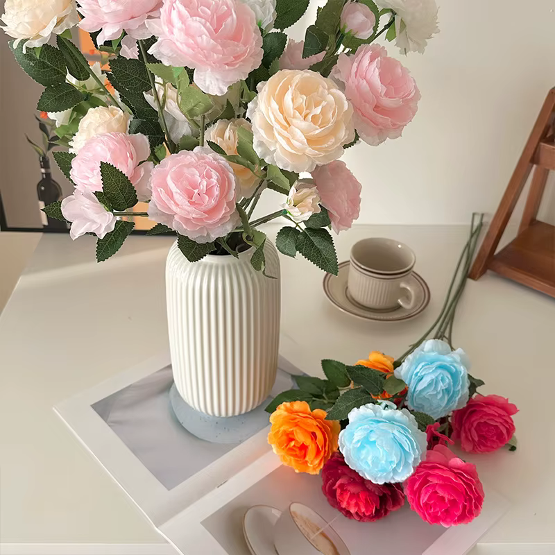 Fleurs de soie de pivoine à trois têtes