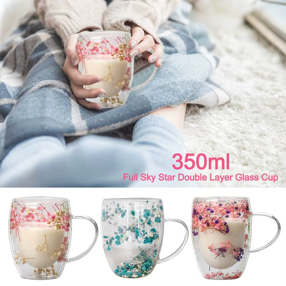 Tasse en verre à double paroi avec fleurs séchées