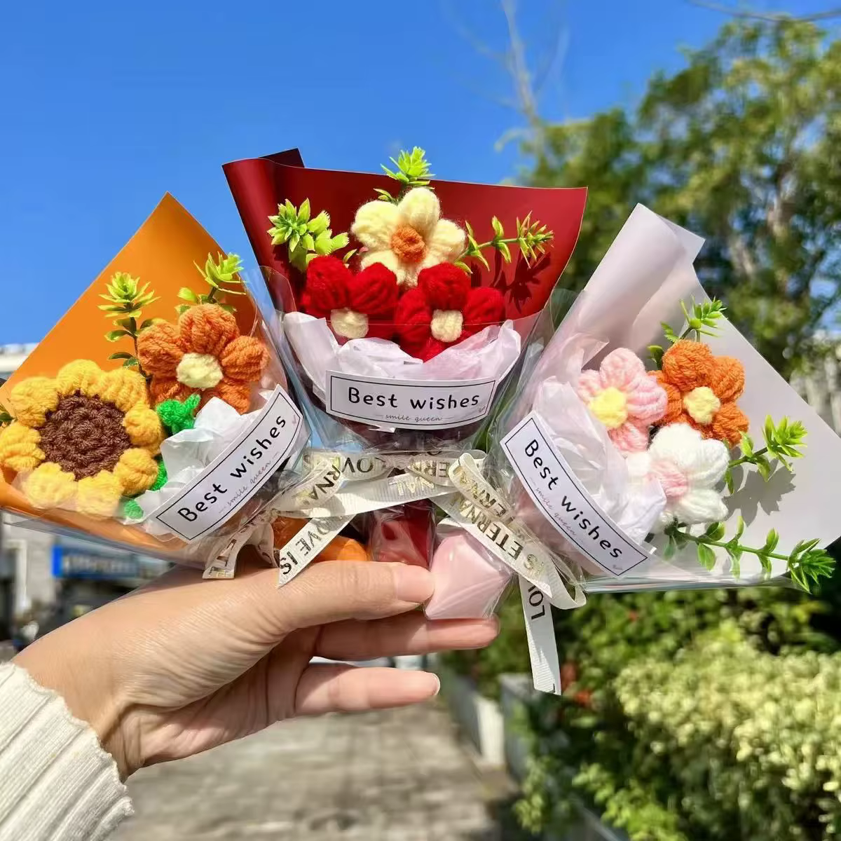 Mini bouquet de fleurs tricotées créatif