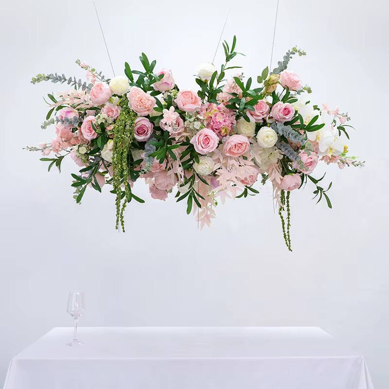 Composition florale suspendue pour plafond