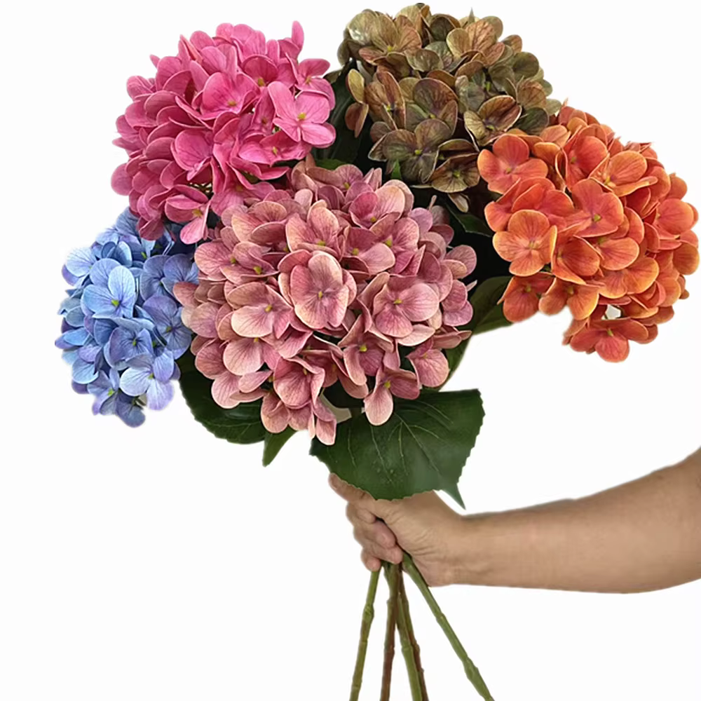 Une grande branche de fleur d'hortensia artificielle