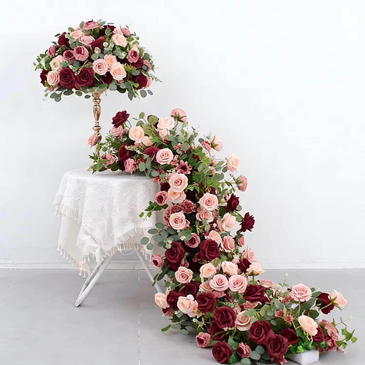 Uflower rouge Rose vert feuille fleurs artificielles rangée Arrangement Table de mariage Center fleur boule événement fête toile de fond décor accessoires