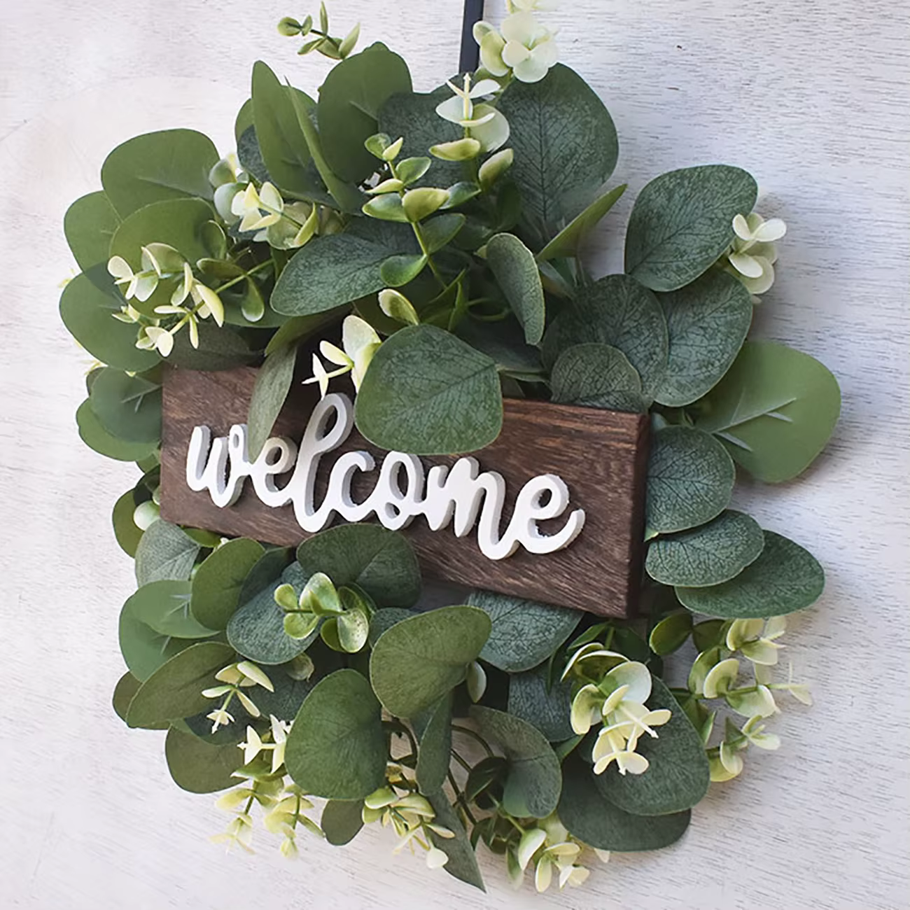 Couronne de bienvenue en feuilles d'eucalyptus de 12 pouces pour porte d'entrée