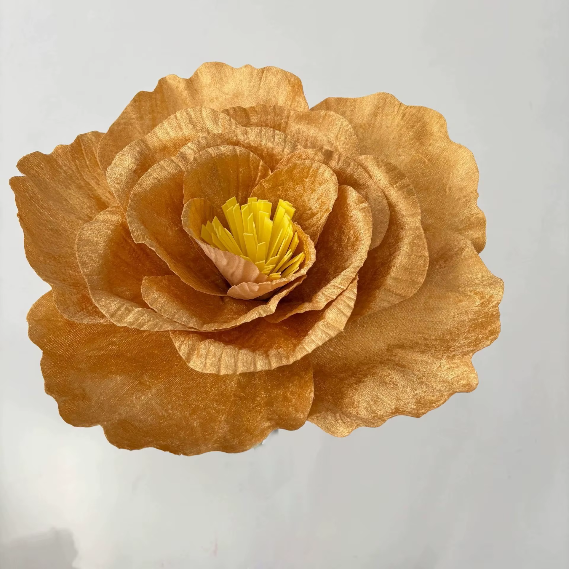 Grandes fleurs artificielles de roses rouges