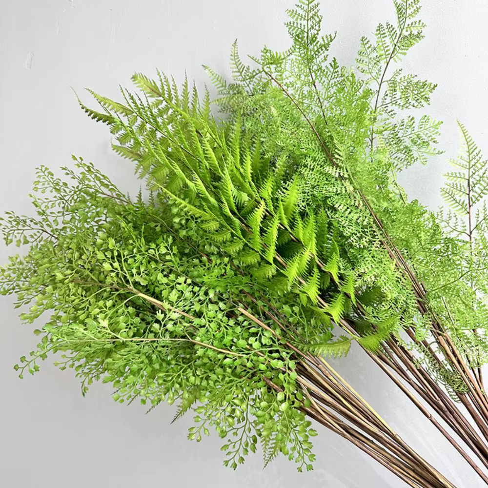Branches de plantes artificielles réalistes en fougère