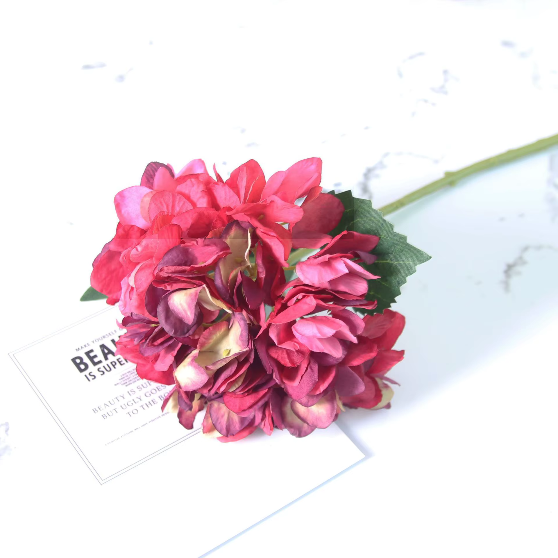 Bouquet de fleurs d'hortensia artificielles violettes