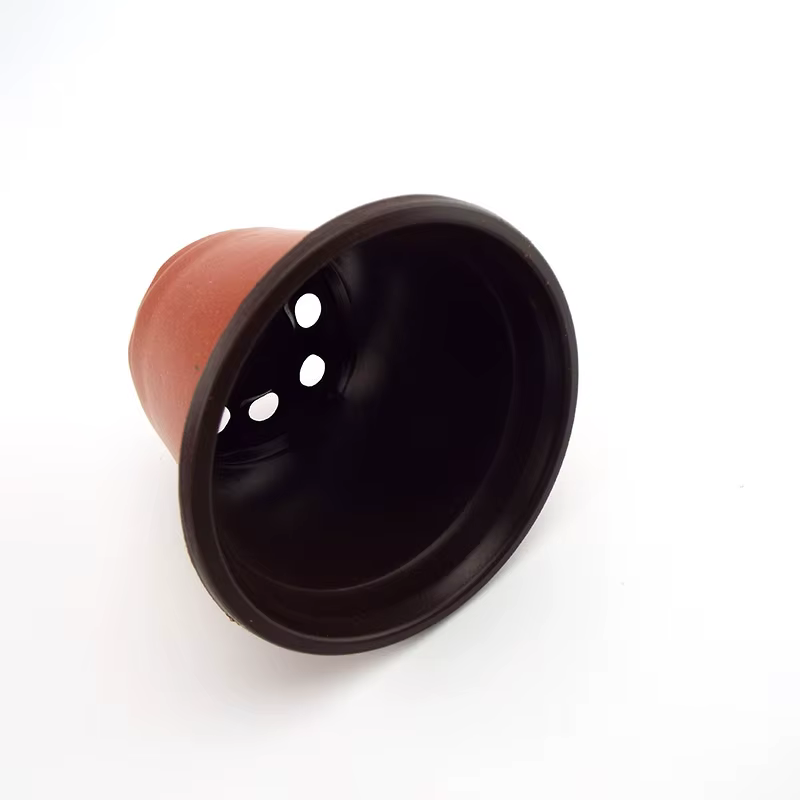 Pot de fleur en plastique