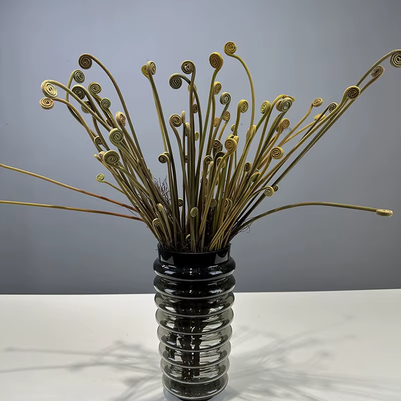 Nouvelles plantes artificielles de germes de fougère floquées pour la maison décor de Table de mariage fleur