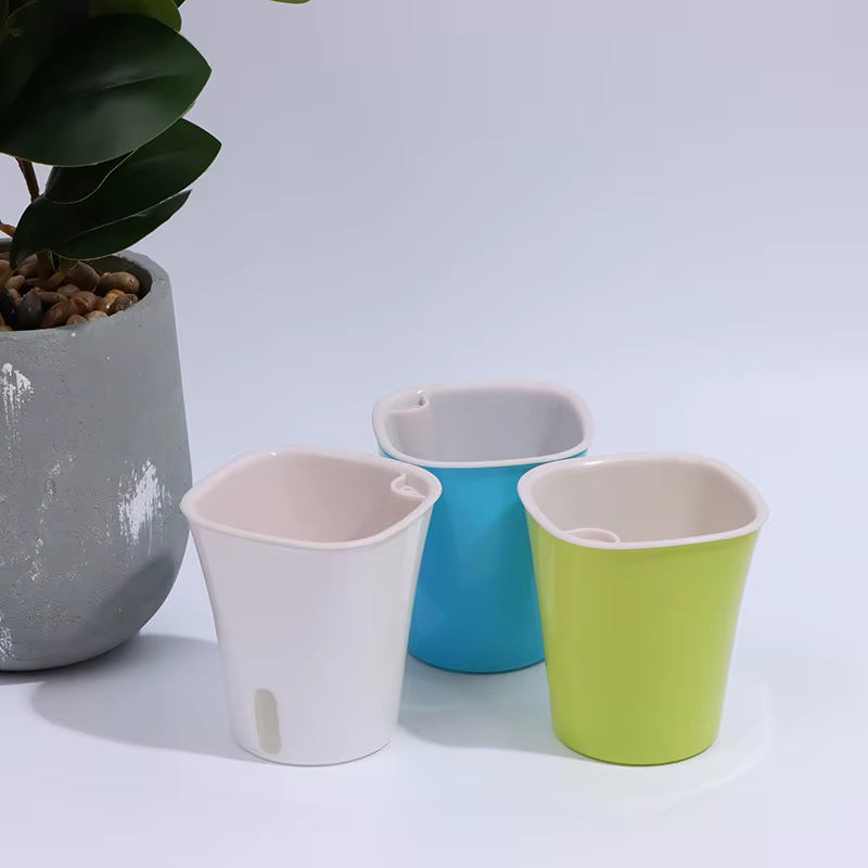 Mini Pot de Plantes de Fleurs à Arrosage existent