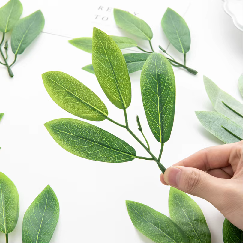 Plantes artificielles en soie verte