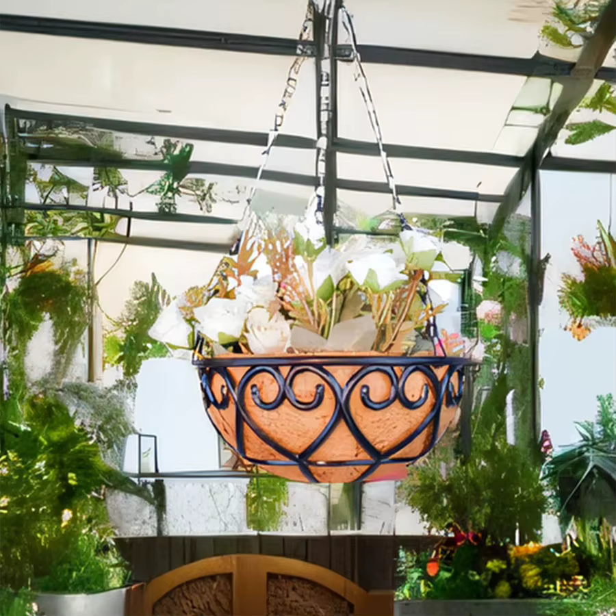 Jardinière suspendue demi-lune en métal avec insert en fibre de coco