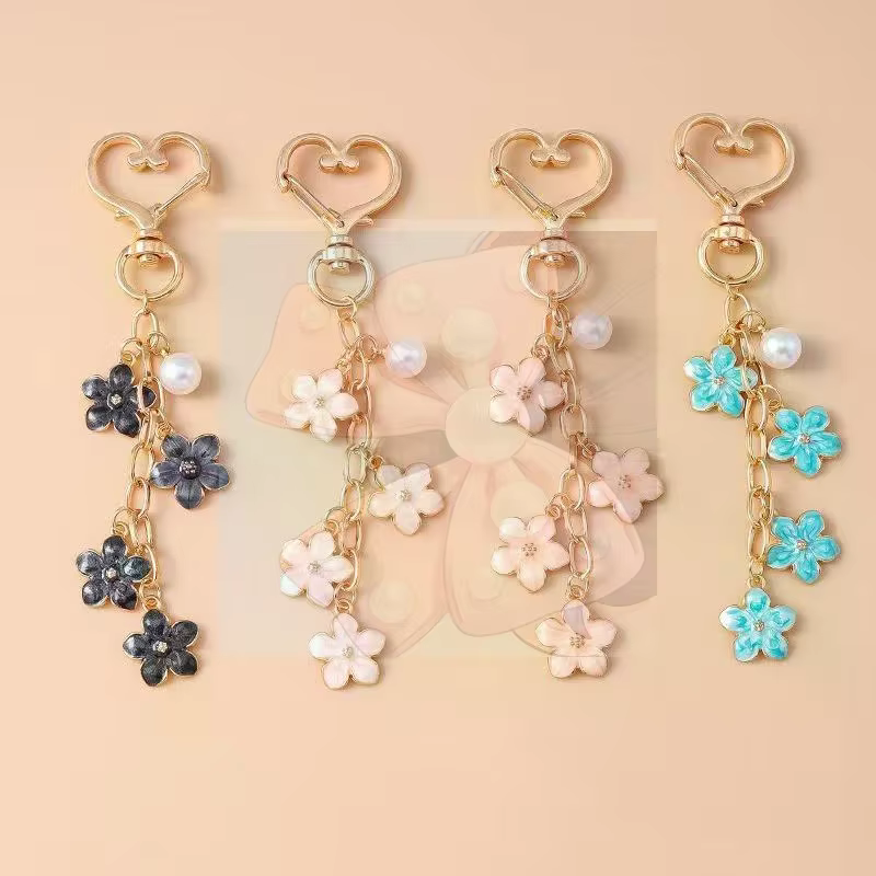 Porte-clés Fleur en Émail et Perle Mignonne - Pendentif Plante pour Sac à Main Femme Fille, Décoration DIY, Bijoux Faits Main, Cadeaux