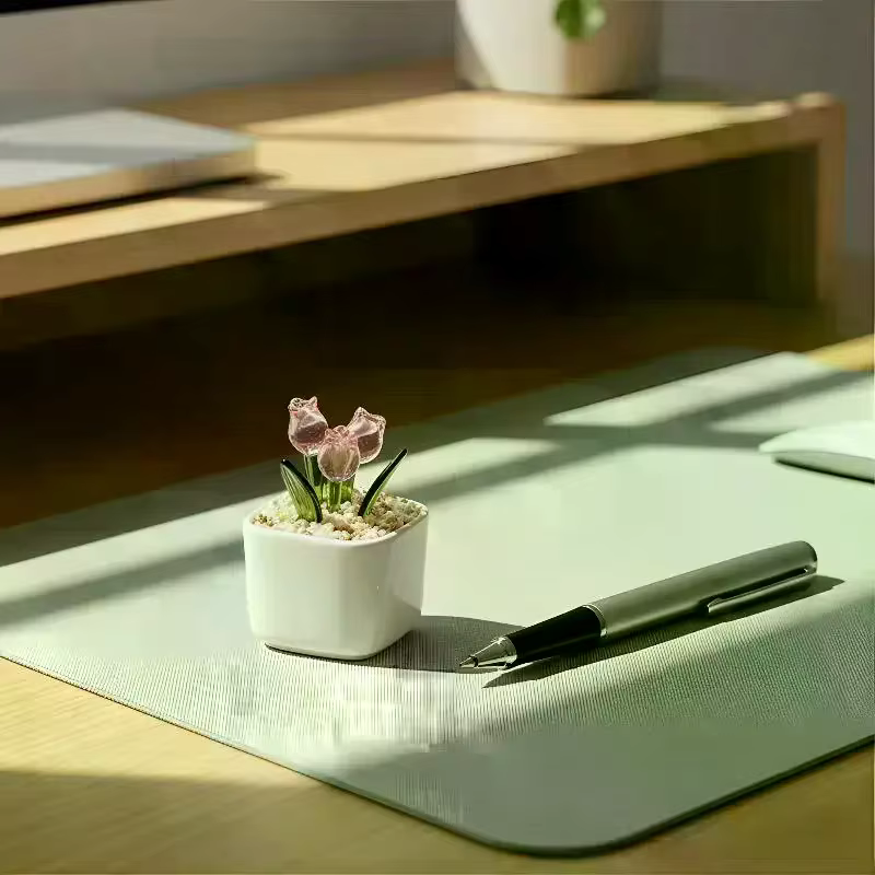 Pot de fleurs en verre magnétique soufflé à la main