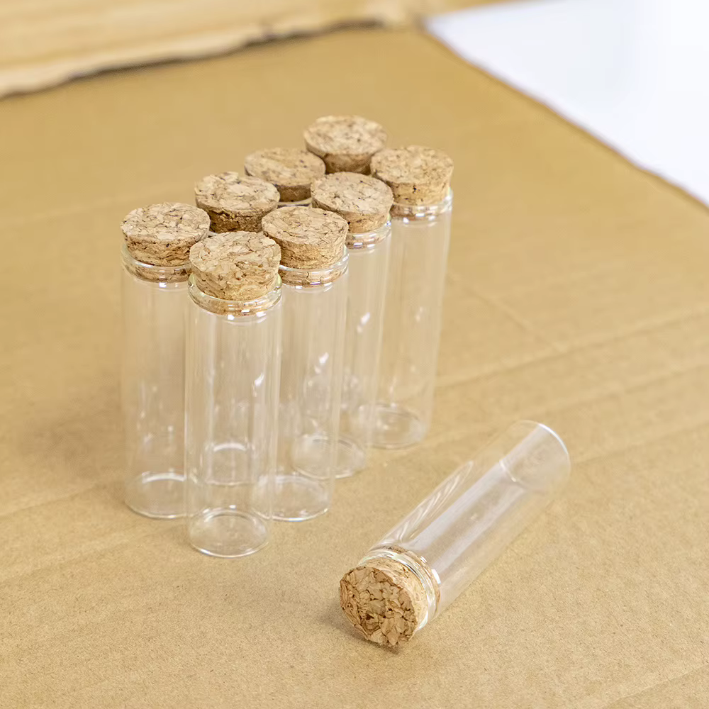 Bouteilles en verre avec bouchon