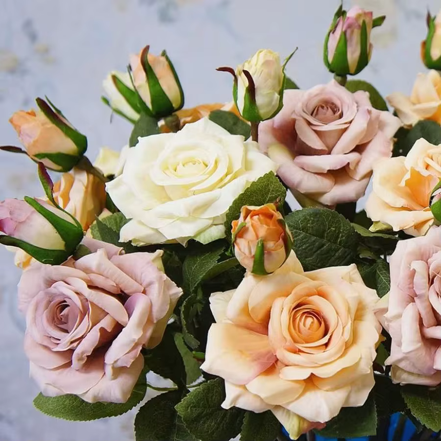 Fleurs artificielles grandes roses