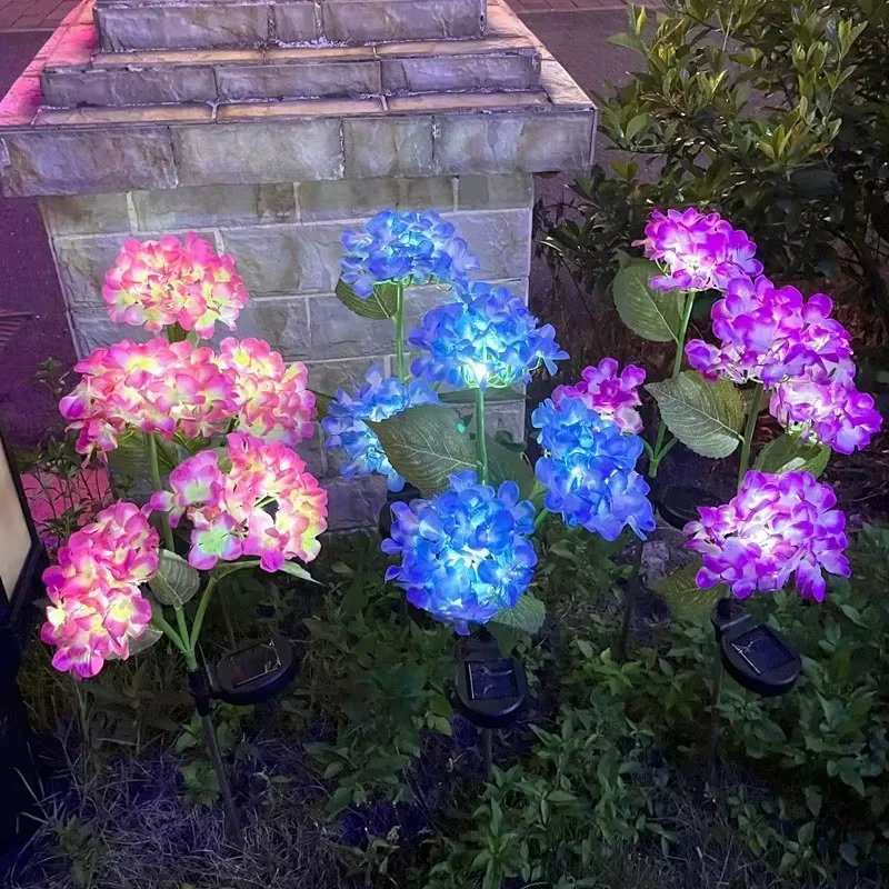 Lampe solaire à 3 têtes en forme d'hortensia pour pelouse