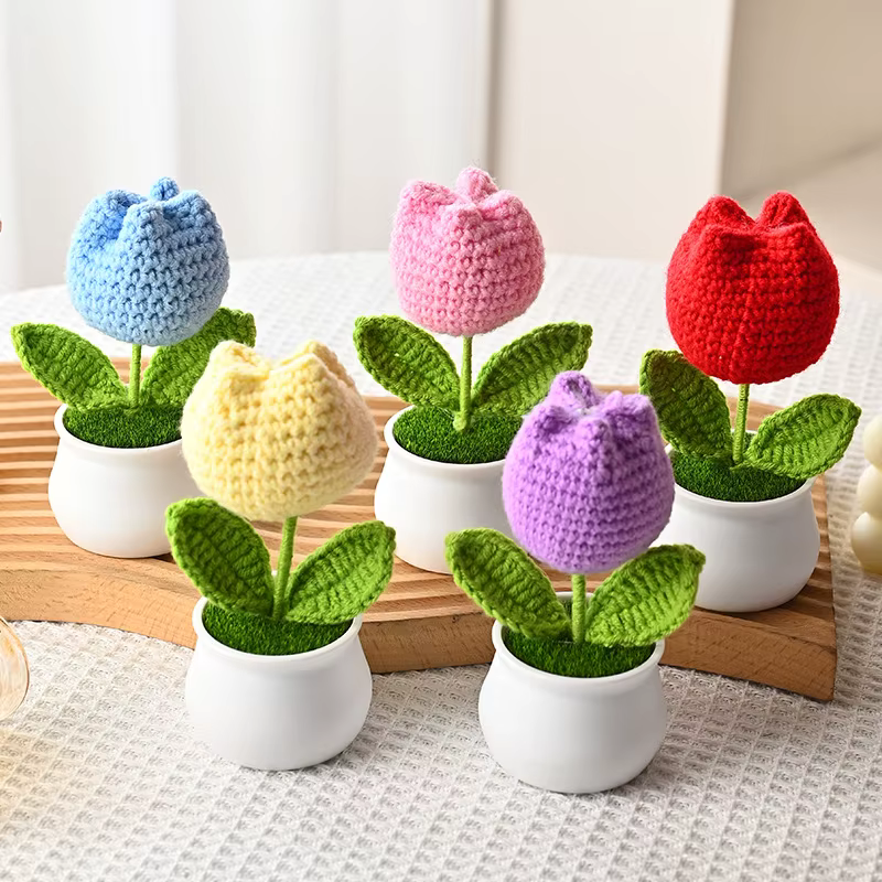 Mini tulipes au crochet en pot