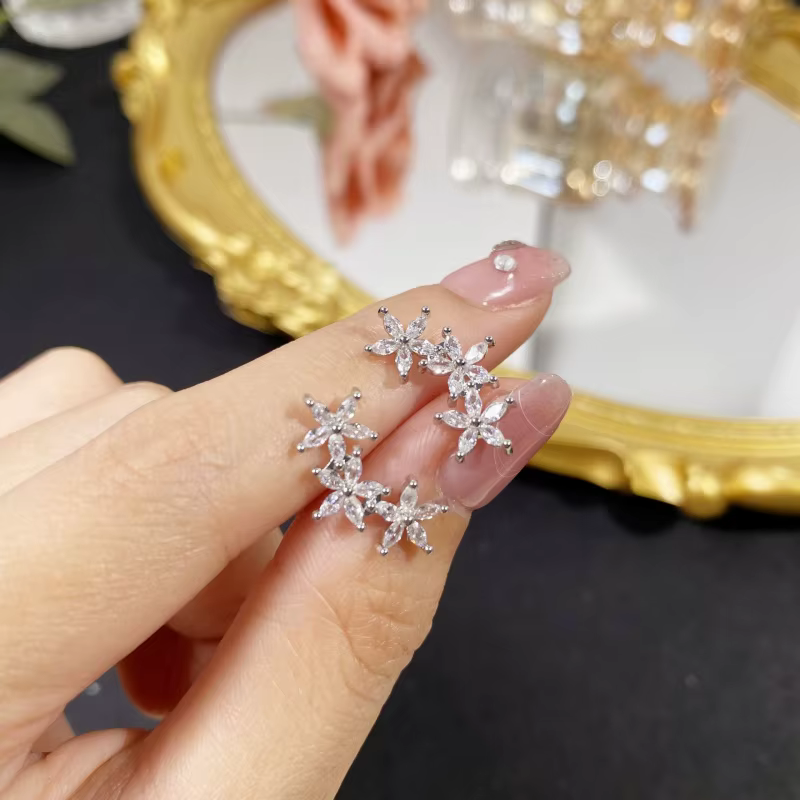 Boucles d'oreilles à fleurs délicates pour femmes, clous d'oreilles, accessoires de fête élégants, usage quotidien, bijoux polyvalents à la mode, livraison directe