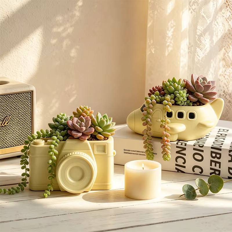 Nouveau pot de fleurs créatif en résine en forme d'avion de dessin animé pour plantes succulentes