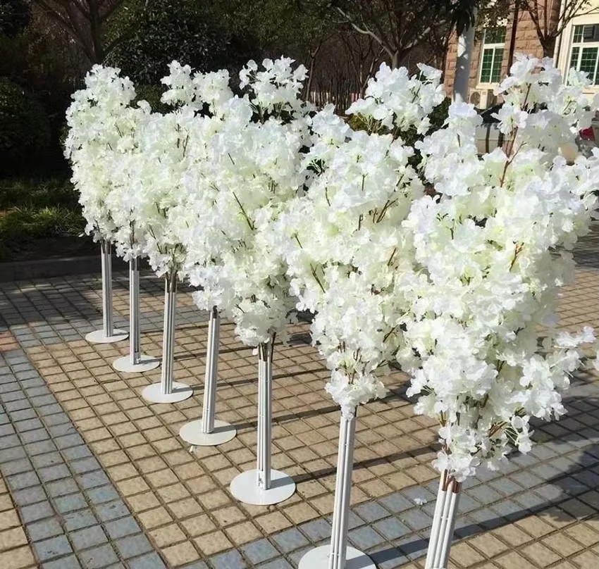 Grand arbre en faux fleur pour décor de mariage