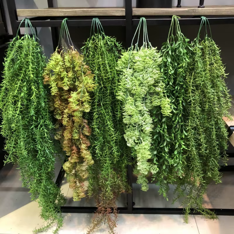 Plante verte artificielle en rotin à suspendre