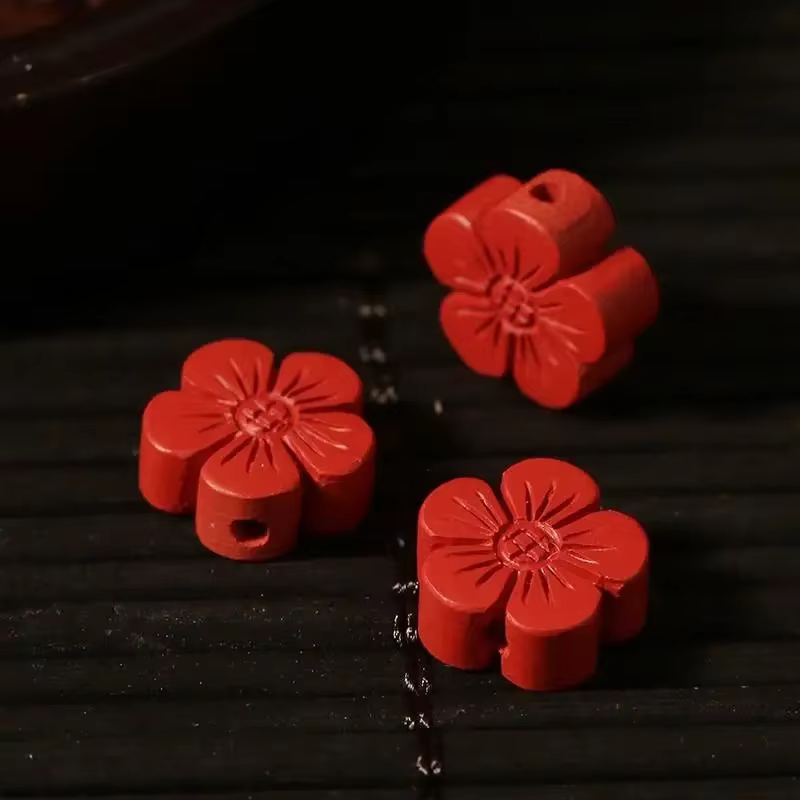 Fleur de prunier de cinabre naturelle, perle dispersée, fleur à cinq pétales