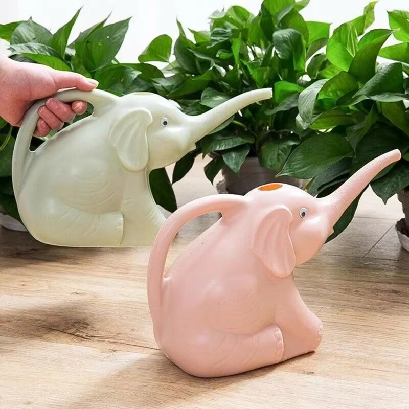 Arrosoir en plastique mignon en forme d'éléphant 2026 pour plantes