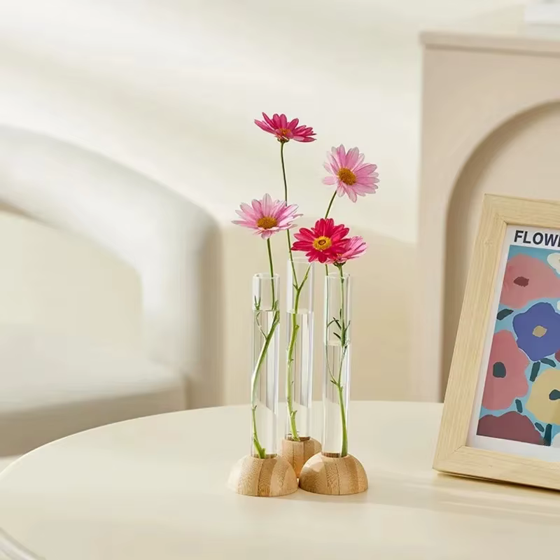 Vase à tubes à essai en plastique avec base en bambou