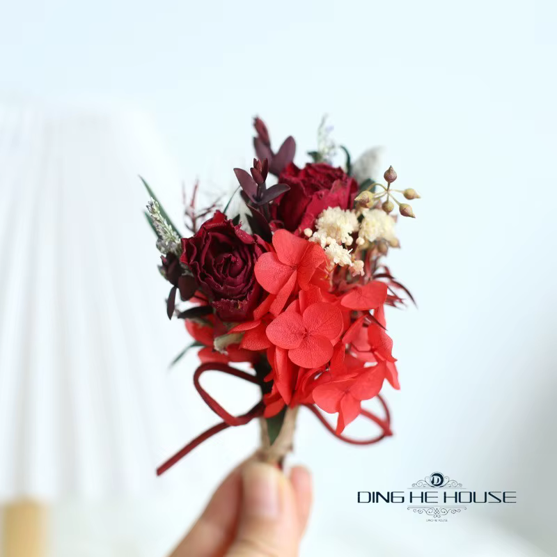 Mini fleur éternelle de forêt
