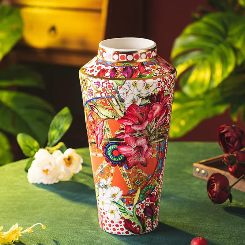 Vase en céramique, pièce de décoration pour la maison