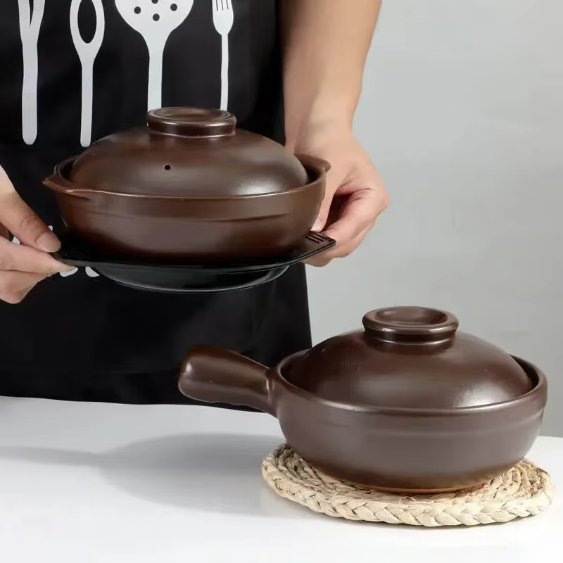 Casserole en poterie jetable