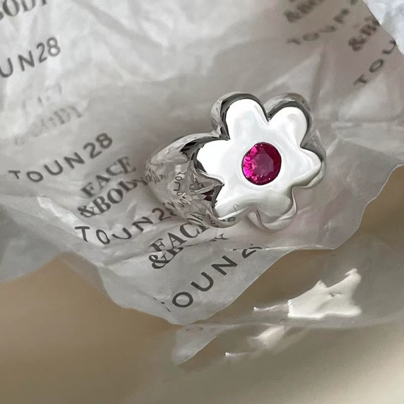 Bague Fleur Argentée pour Femme – Cadeau Design Creux Rétro Hip Hop – Bijou Polyvalent pour Fête – Dropshipping