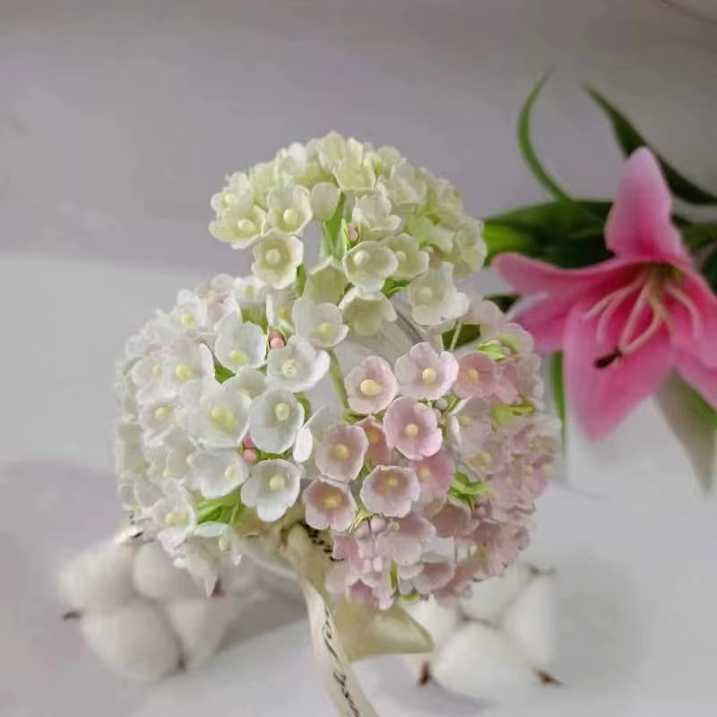 Mini bouquet de roses artificielles en papier
