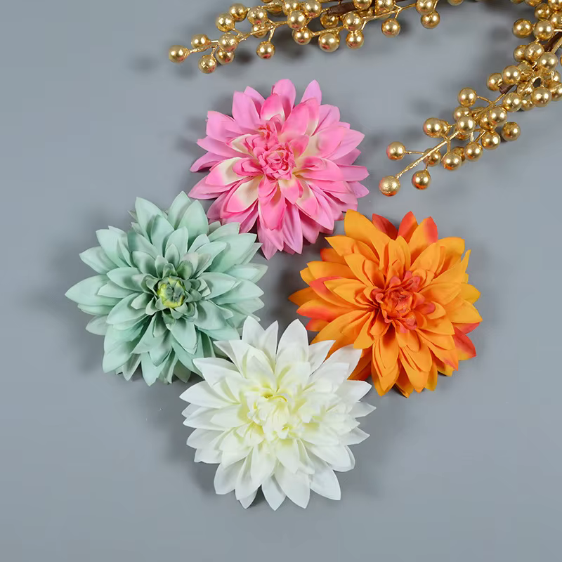 Têtes de fleurs en soie de dahlia