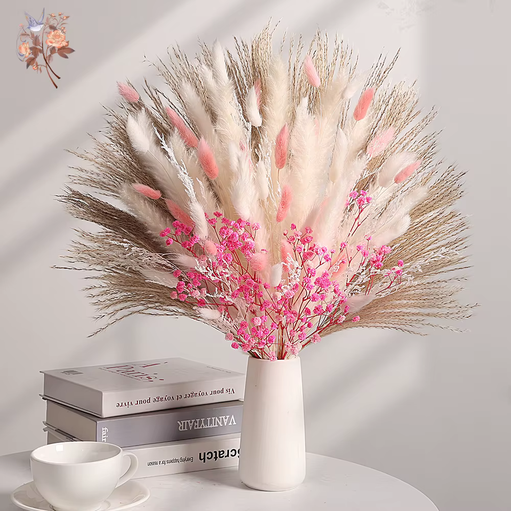Bouquet de fleurs d'herbe de Pampas éternelle rose