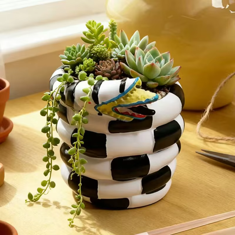 Pot de fleurs créatif en spirale en forme de serpent