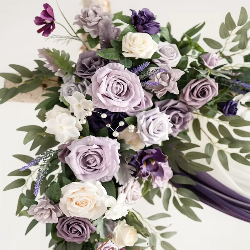 Fleur artificielle en verre foncé