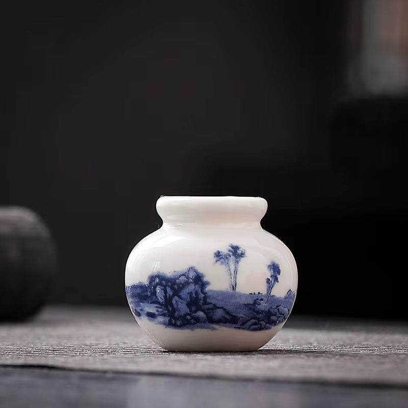 Mini Vase à fleurs en porcelaine Bodied fine bleue et blanche
