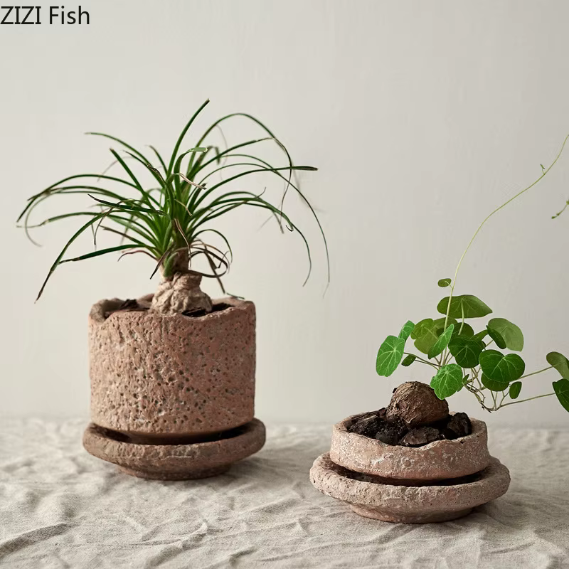Pot de fleur en céramique fait à la main avec base