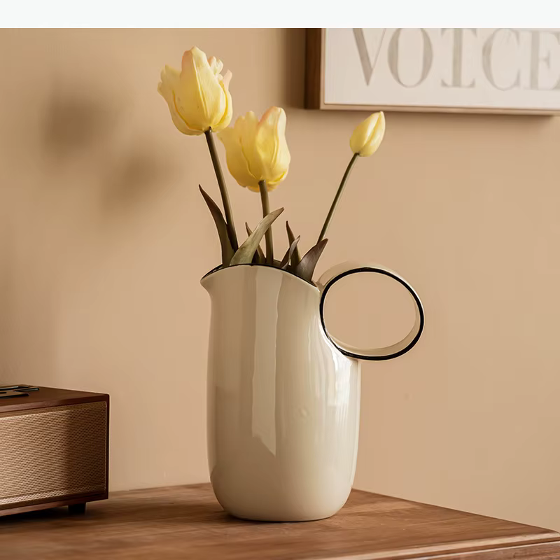 Vase en céramique en forme de pot