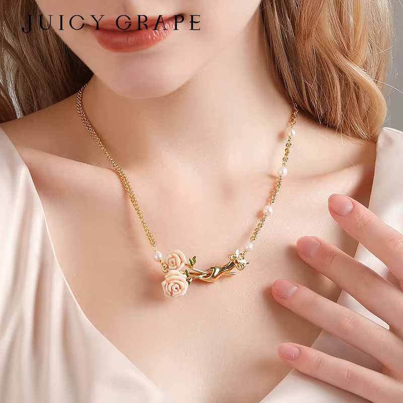 Collier ras du cou romantique en perles de rose, bijoux de luxe émaillés floraux pour femmes et jeunes filles, tendance fête et mariage 2026