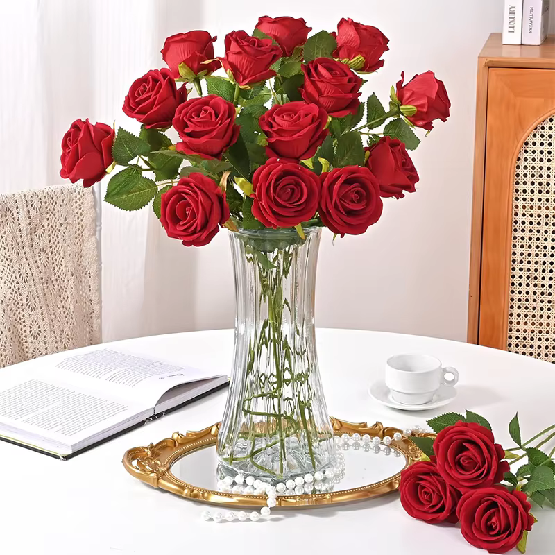 Roses rouges artificielles en vrac