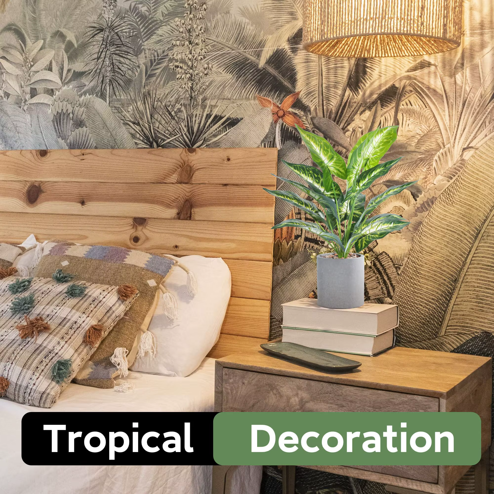Petites fausses plantes artificielles en pot