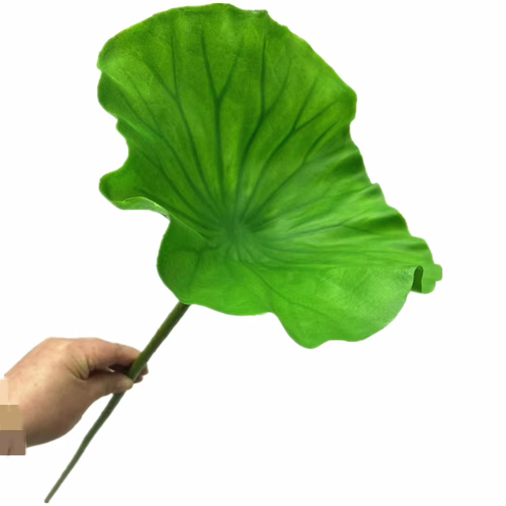 Une branche de fleur de lotus artificielle en soie