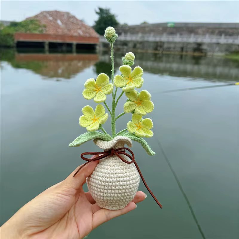 Pot de fleurs au crochet mignon